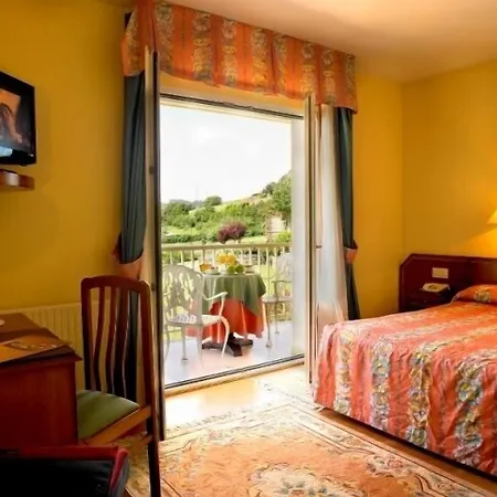 Y Casona El Carmen Hotel Perlora