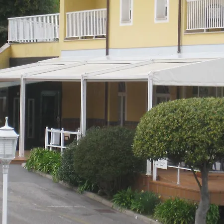 Y Casona El Carmen 3*