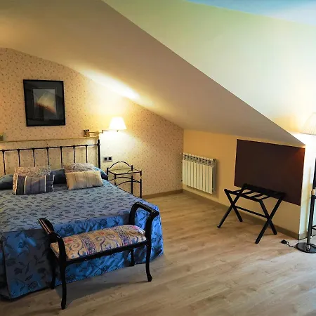 Y Casona El Carmen ホテル 3*