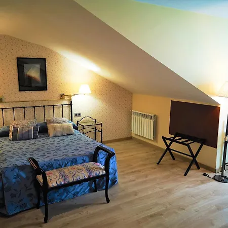 Y Casona El Carmen Szálloda 3*