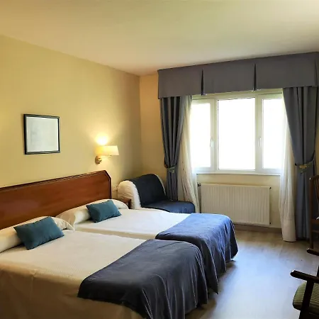 Y Casona El Carmen ペルロラ