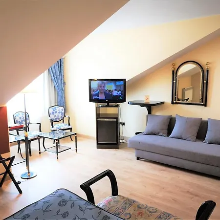 Szálloda Y Casona El Carmen 3*