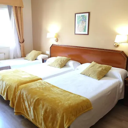 Y Casona El Carmen Szálloda 3*