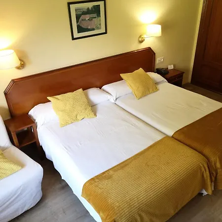 Y Casona El Carmen 3* ペルロラ