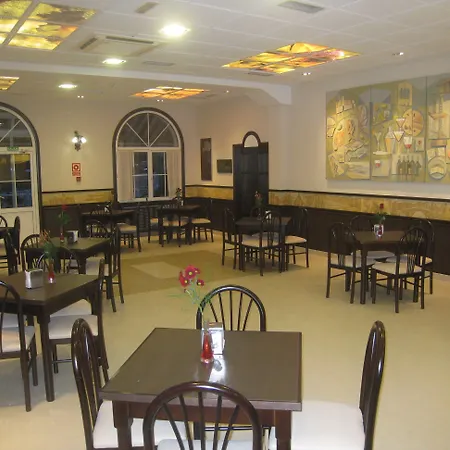 Y Casona El Carmen ペルロラ