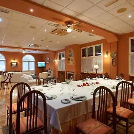 Y Casona El Carmen ホテル 3*