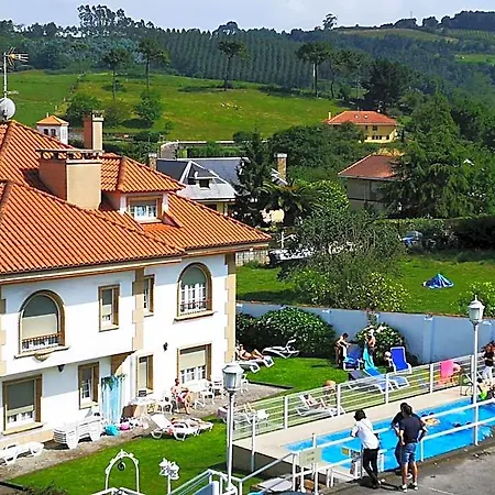 Y Casona El Carmen ペルロラ