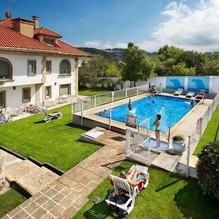 Y Casona El Carmen 3* ペルロラ